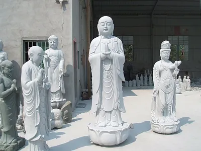 Statua del Bodhisattva Ksitigarbha (Granito) 