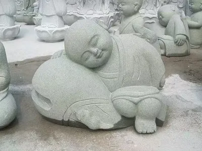 Statua in granito di Clever Ikkyu   